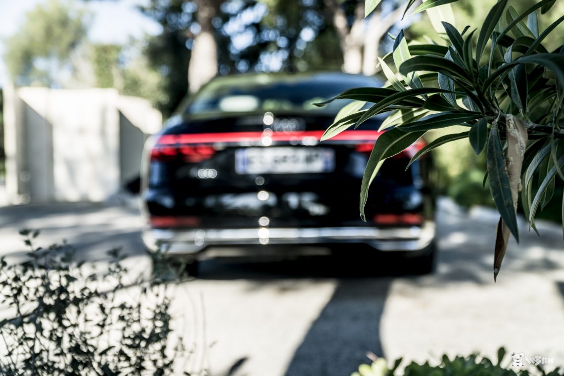 AUDI-A8L-10
