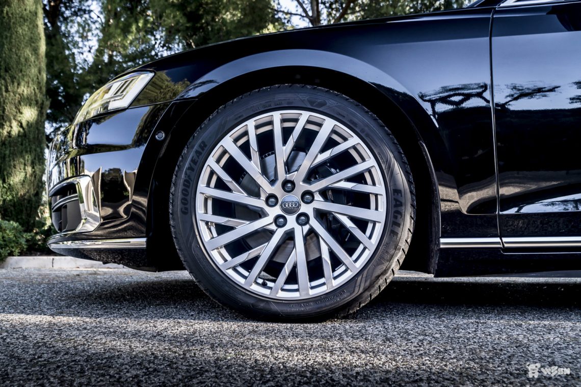 AUDI-A8L-14