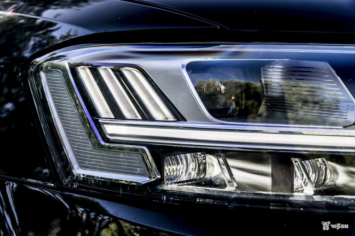 AUDI-A8L-15