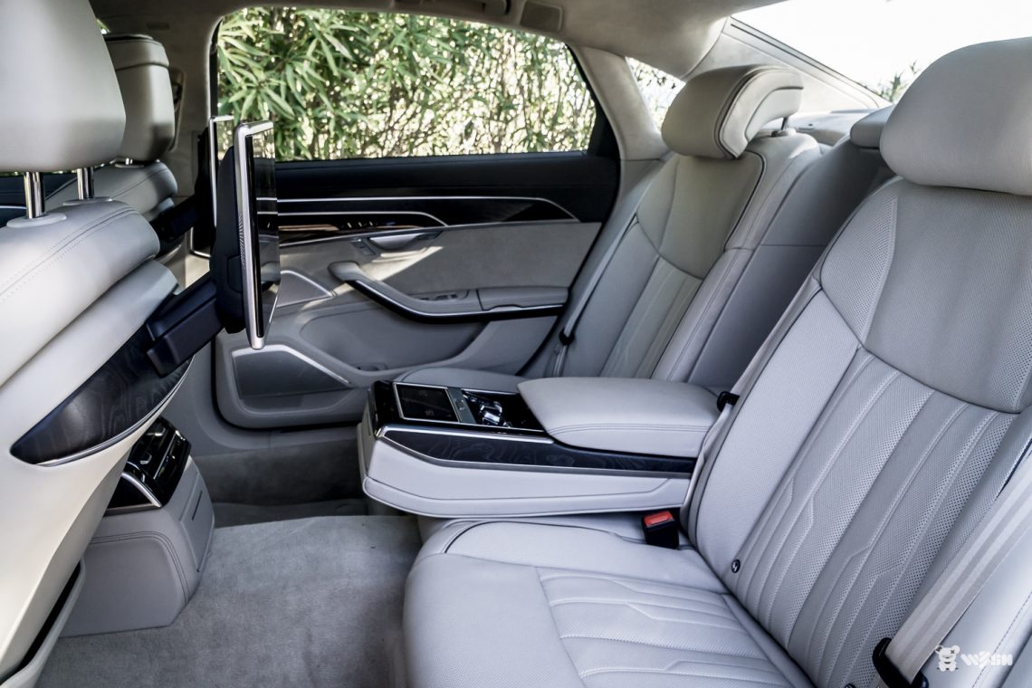 AUDI-A8L-19