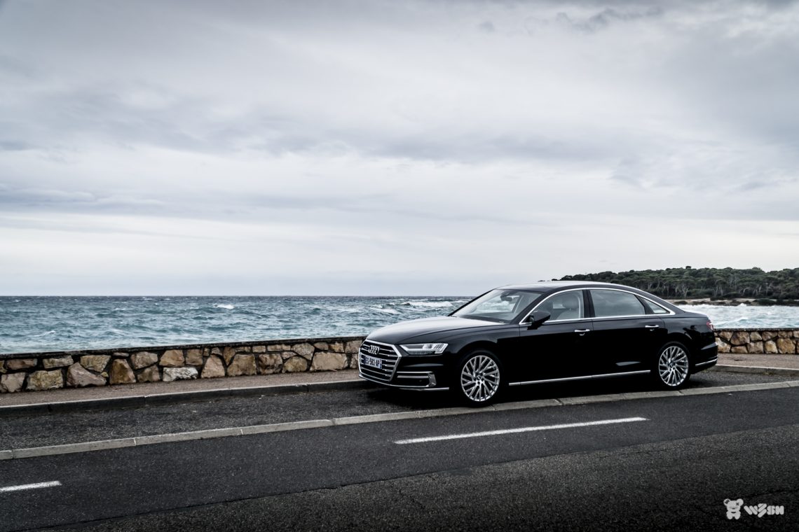 AUDI-A8L-3