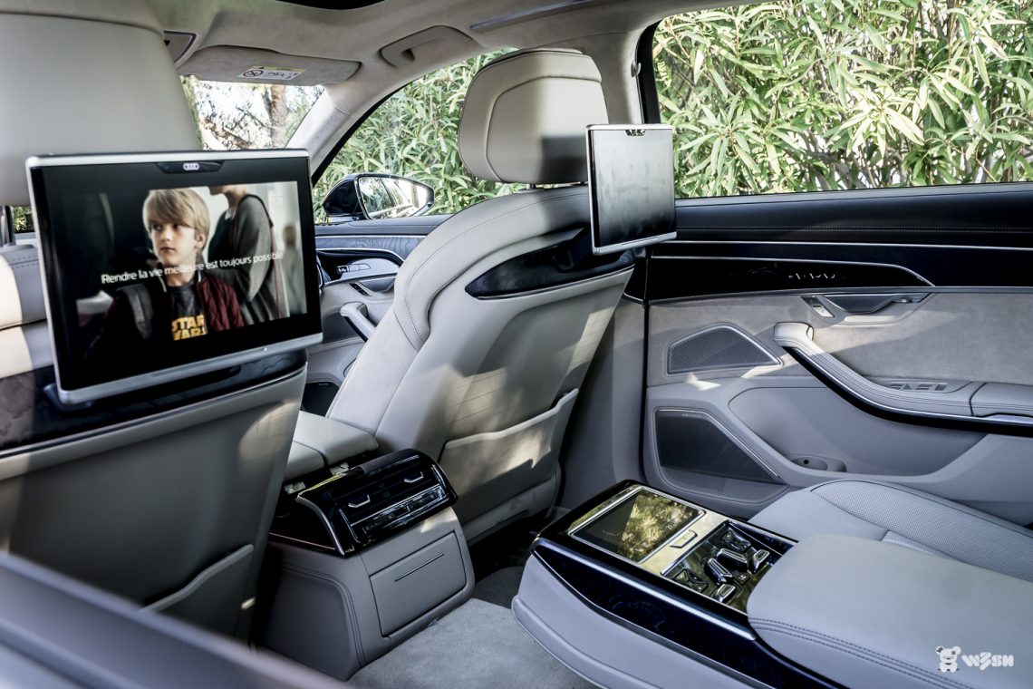 AUDI-A8L-30