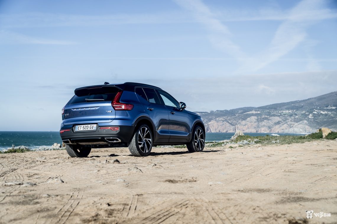 VOLVO-XC40-1