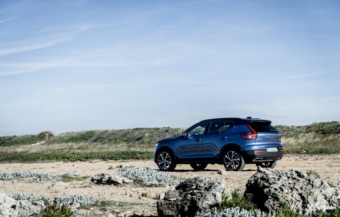 VOLVO-XC40-4