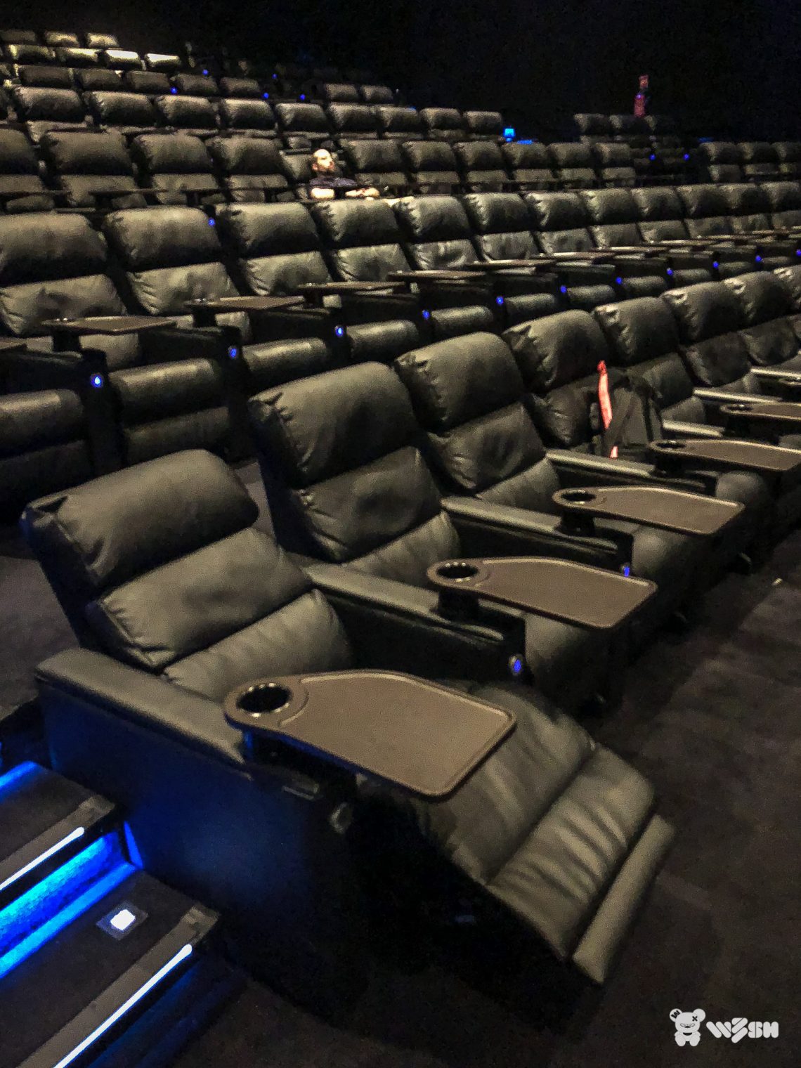 DOLBY-CINEMA-W3SH-7