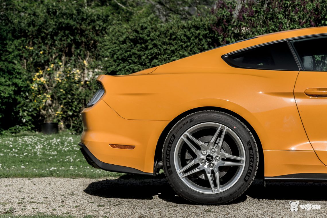 Ford-Mustang-GT-13