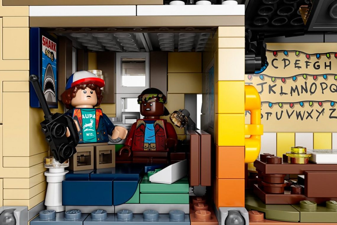 https___hypebeast.com_image_2019_05_lego-stranger-things-set-release-003