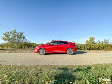 Hyundai-IONIQ-electric-7