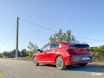 Hyundai-IONIQ-electric-8