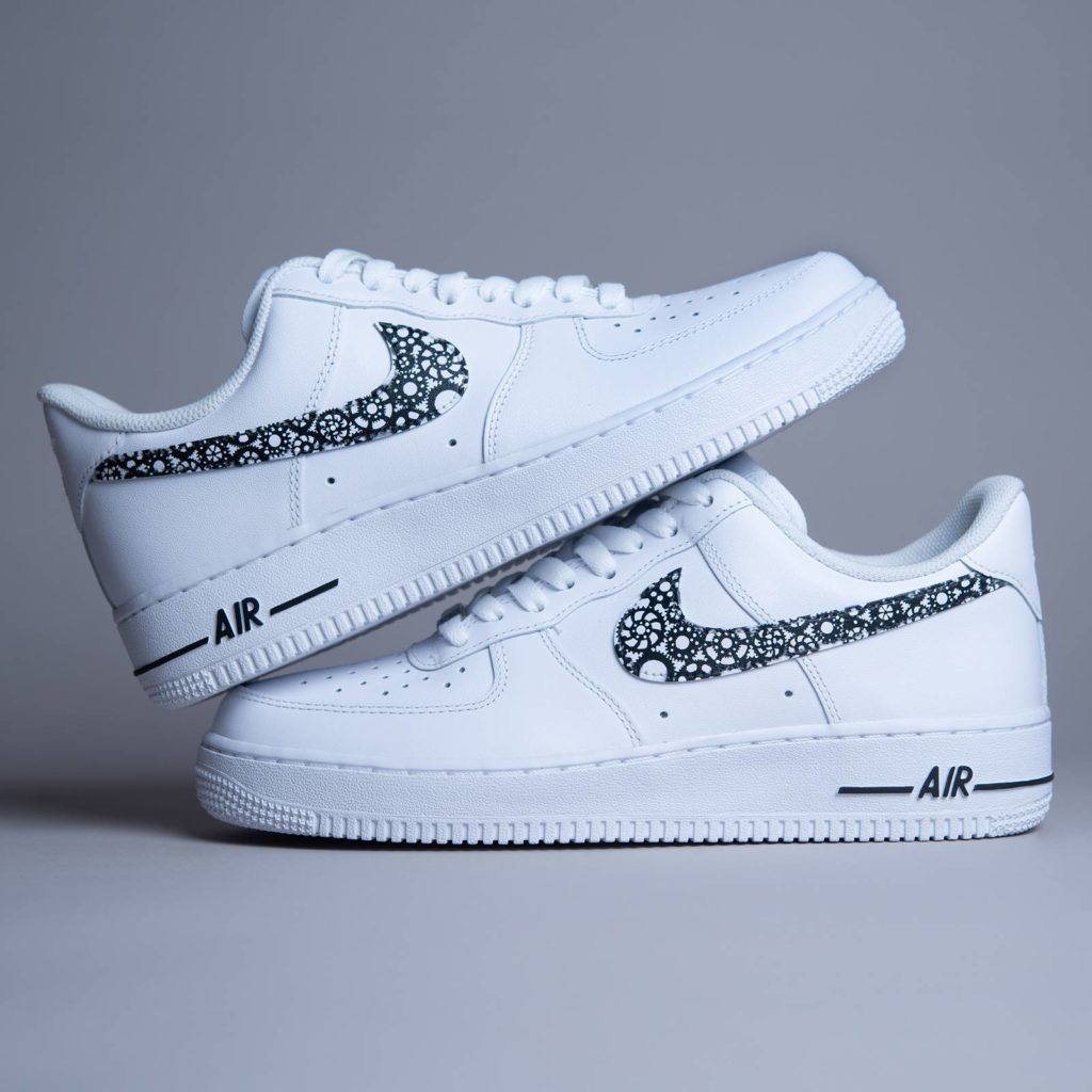 S2_Sneakers_Specialist_x_Tournaire-01