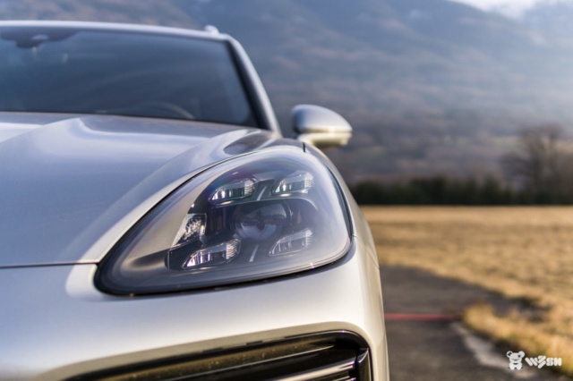 Porsche-Cayenne-Turbo-S-13