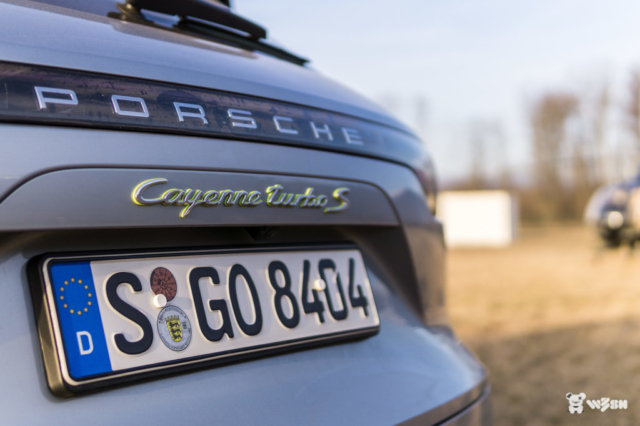 Porsche-Cayenne-Turbo-S-18