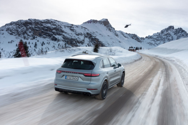 Porsche-Cayenne-Turbo-S-19