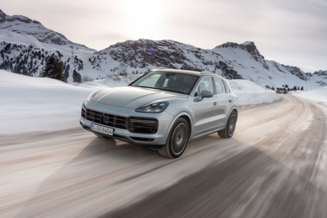 Porsche-Cayenne-Turbo-S-23