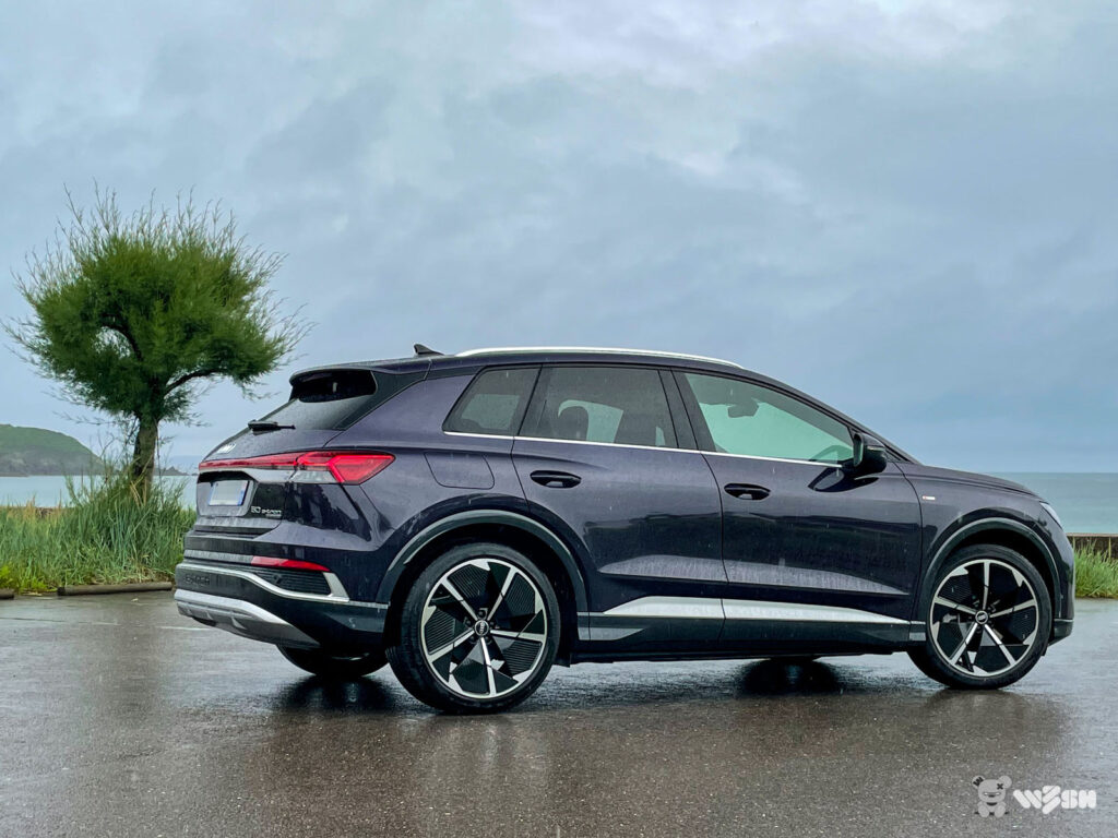 Audi-Q4-50-e-tron-10