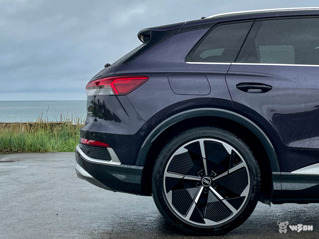 Audi-Q4-50-e-tron-15