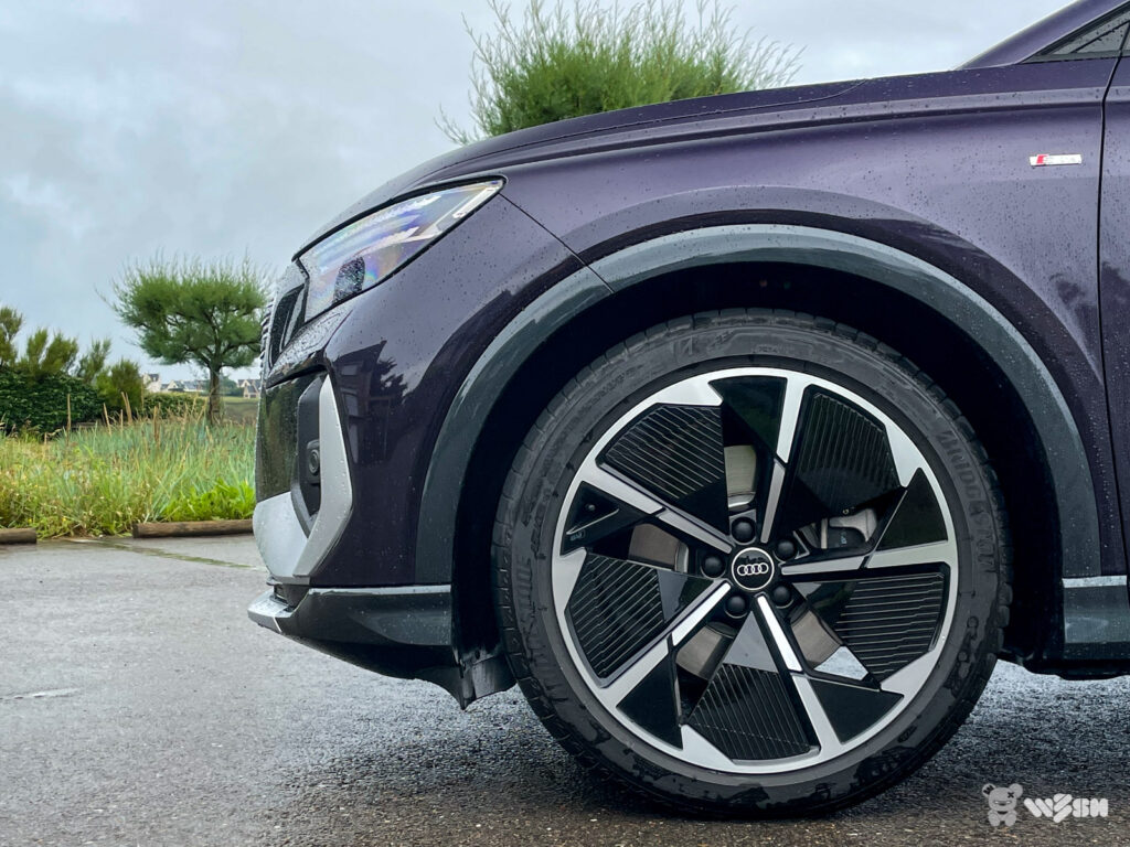 Audi-Q4-50-e-tron-5